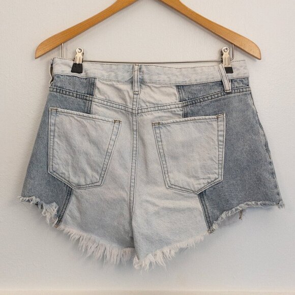 YMI Two-Tone High-Rise Denim Shorts – Frayed Hem, Size M - Picture 2 of 3